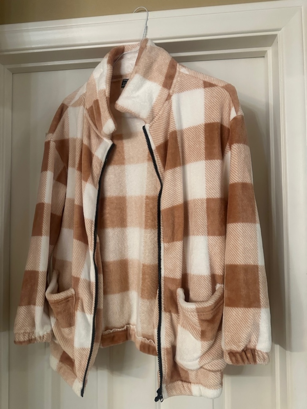 SHEIN Cream & Tan Plaid Teddy Zip Jacket